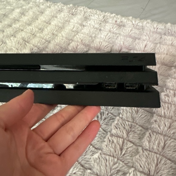 PS4 Gaming Console - Picture 13 of 15